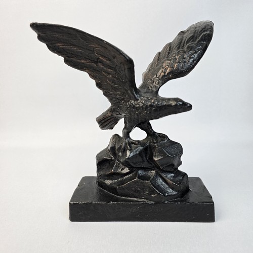 Jagd adler auf felsen - adler, skulptur