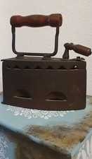 Antikes Kohlebügeleisen